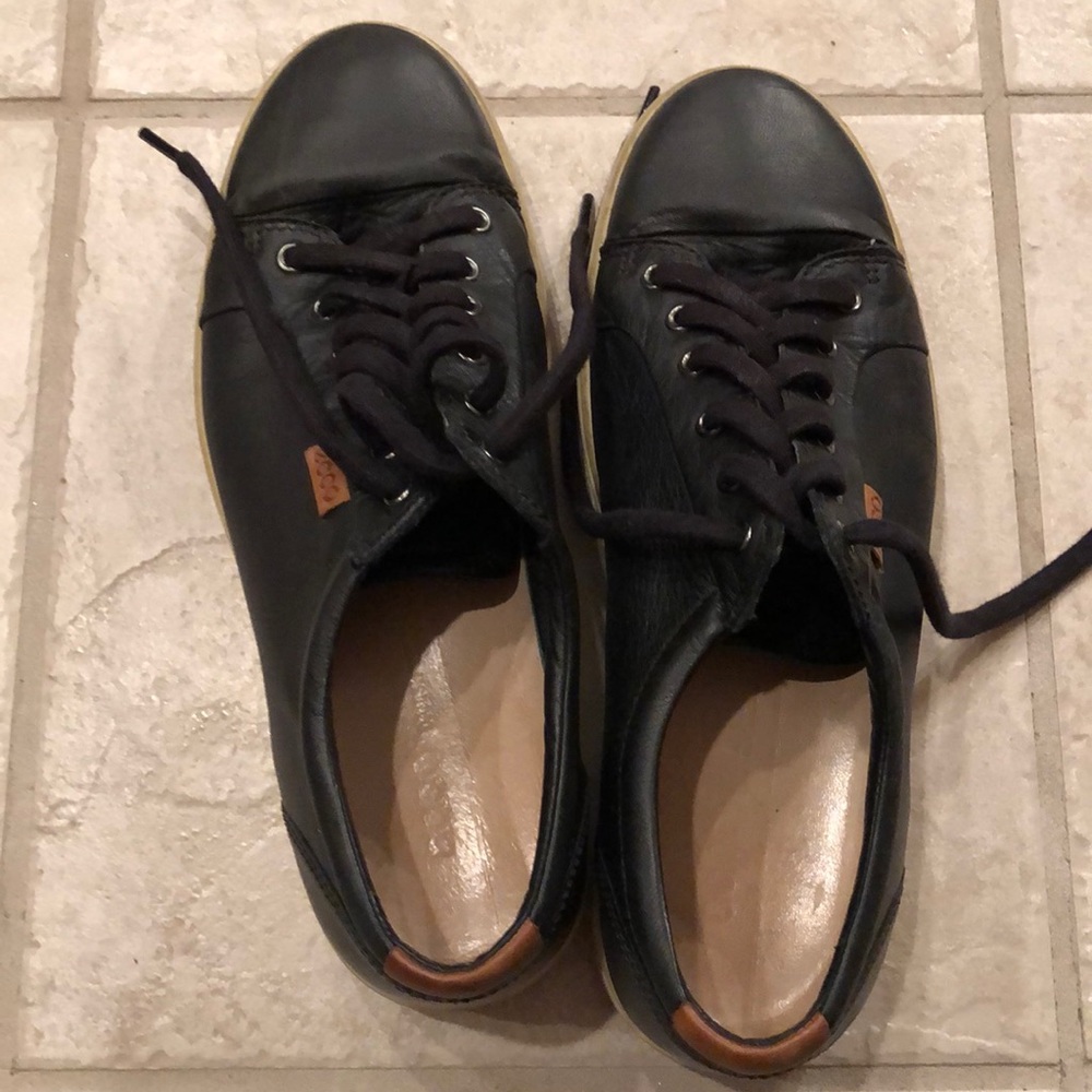 Ecco Men’s Leather Sneaker size 43 (US 9/9.5)